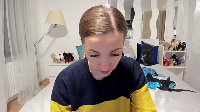 KateRedgar online show from 02/02/25, 01:30