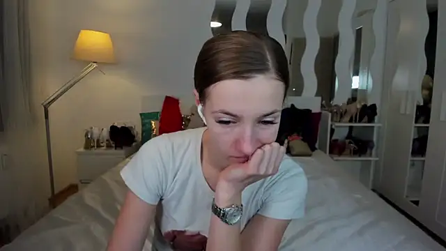 KateRedgar online show from 02/07/25, 01:43