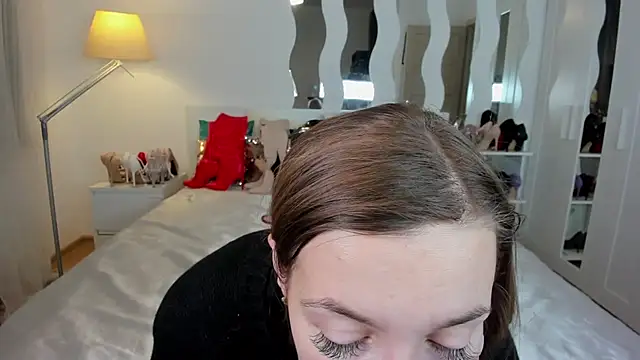 KateRedgar online show from 02/16/25, 01:49