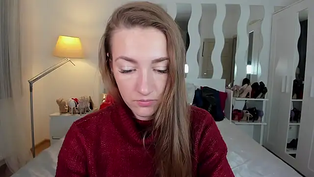 KateRedgar online show from 02/19/25, 02:01