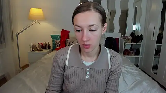 KateRedgar online show from 03/21/25, 04:29