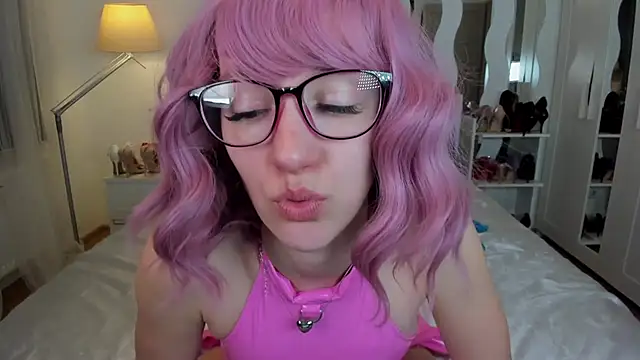 KateRedgar online show from 03/21/25, 07:35