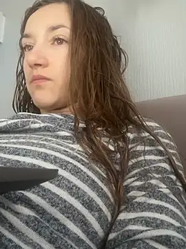 KateRedgar online show from 04/04/26, 06:11