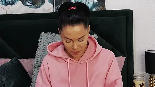 tanyagrey online show from 12/04/24, 10:35