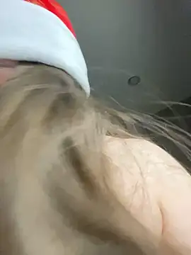 Snapshot of your_toxic_cum chatting on 01/02/25, 04:13 your toxic cum online show from 01/02/25, 04:13