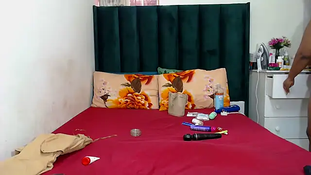 Snapshot of GaggingQueenxx chatting on 12/03/25, 11:08 GaggingQueenxx online show from 12/03/25, 11:08