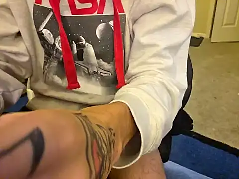 Snapshot of Migaruo chatting on 10/07/25, 12:02 Migaruo online show from 10/07/25, 12:02