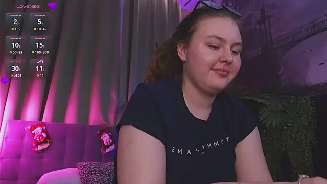 Mia  Peach online show from 12/08/24, 04:14