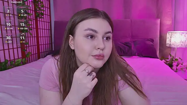 Mia  Peach online show from 02/20/25, 12:08