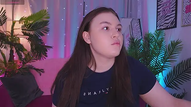 Mia  Peach online show from 03/11/25, 12:00