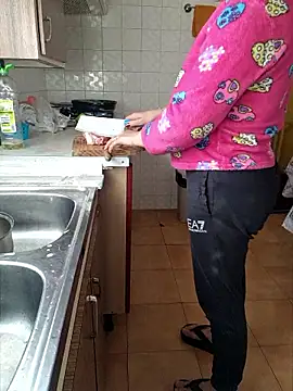 Snapshot of lamorbosa37 chatting on 01/14/26, 01:50 lamorbosa37 online show from 01/14/26, 01:50