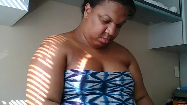 Snapshot of Badgirlbrittt chatting on 11/24/25, 05:23 Badgirlbrittt online show from 11/24/25, 05:23