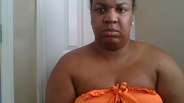 Snapshot of Badgirlbrittt chatting on 12/16/25, 07:30 Badgirlbrittt online show from 12/16/25, 07:30