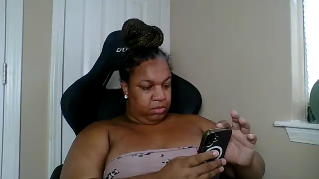 Snapshot of Badgirlbrittt chatting on 12/18/25, 07:20 Badgirlbrittt online show from 12/18/25, 07:20