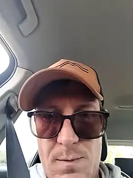 Snapshot of TheSouthernKing chatting on 09/11/25, 10:48 TheSouthernKing online show from 09/11/25, 10:48