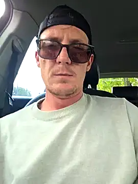 Snapshot of TheSouthernKing chatting on 09/26/25, 12:31 TheSouthernKing online show from 09/26/25, 12:31