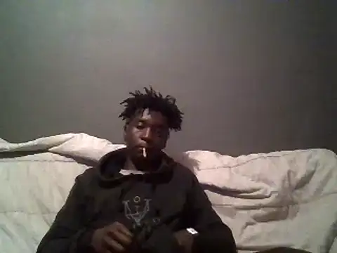 Snapshot of SmallGoodNutts chatting on 02/05/25, 05:42 SmallGoodNutts online show from 02/05/25, 05:42