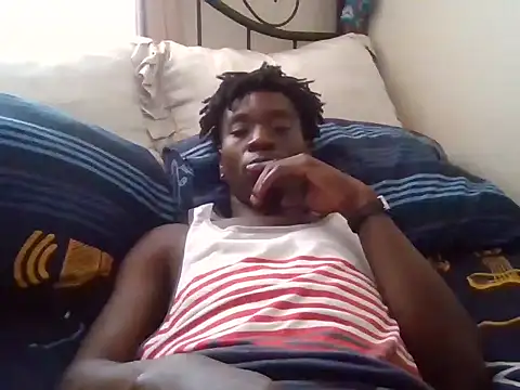 Snapshot of SmallGoodNutts chatting on 02/06/25, 02:48 SmallGoodNutts online show from 02/06/25, 02:48