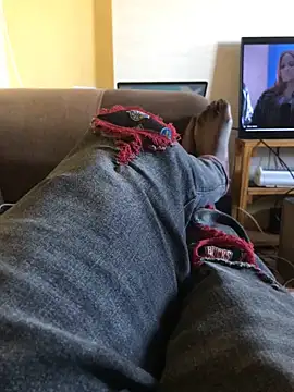 Snapshot of SmallGoodNutts chatting on 09/27/25, 01:27 SmallGoodNutts online show from 09/27/25, 01:27