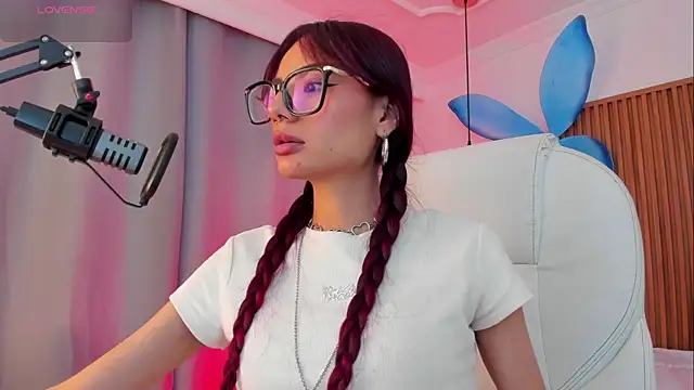 sophiecherry  online show from 11/03/25, 10:10