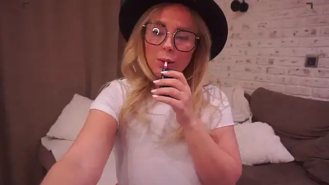 Charming Daphny online show from 03/14/25, 12:51