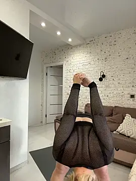 Charming Daphny online show from 11/15/25, 06:33