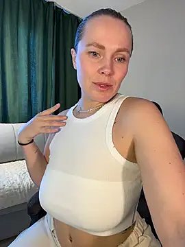 Charming Daphny online show from 02/27/26, 09:31