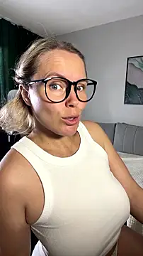 Charming Daphny online show from 07/12/26, 07:32