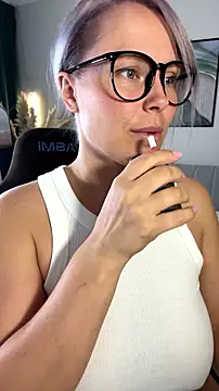 Charming Daphny online show from 07/18/26, 08:51