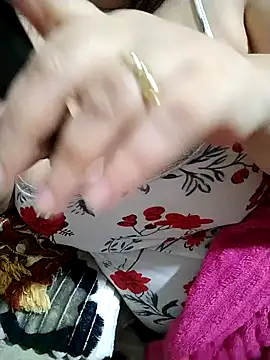 Snapshot of DALO3A85 chatting on 11/19/25, 09:04 DALO3A85 online show from 11/19/25, 09:04