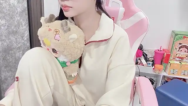 Snapshot of Virgo_686 chatting on 12/25/24, 10:06 Virgo 686 online show from 12/25/24, 10:06