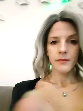 Snapshot of _LittleAngel_ chatting on 01/07/25, 06:27 LittleAngel online show from 01/07/25, 06:27