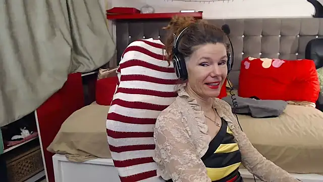 Snapshot of kellyterapy chatting on 11/09/25, 10:30 kellyterapy online show from 11/09/25, 10:30