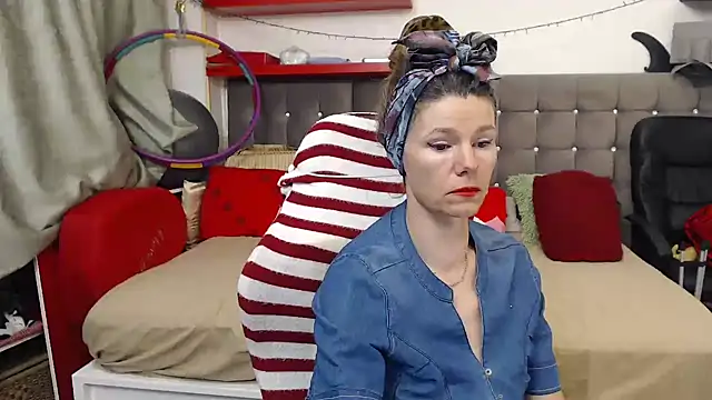 Snapshot of kellyterapy chatting on 11/12/25, 12:22 kellyterapy online show from 11/12/25, 12:22