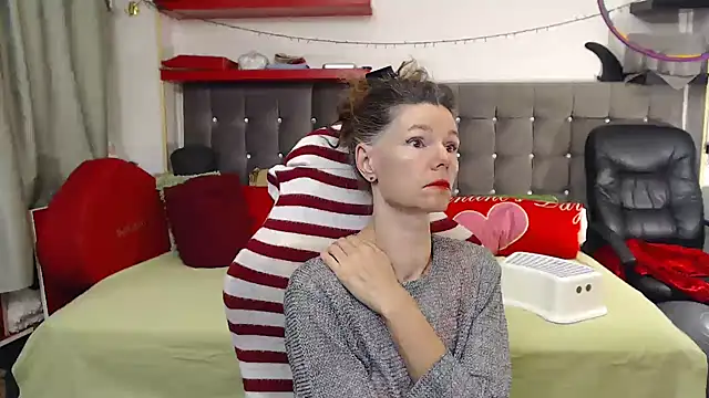 Snapshot of kellyterapy chatting on 11/15/25, 04:10 kellyterapy online show from 11/15/25, 04:10