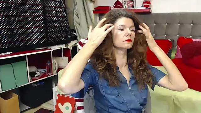 Snapshot of kellyterapy chatting on 12/23/25, 10:57 kellyterapy online show from 12/23/25, 10:57