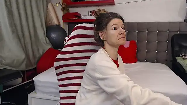 Snapshot of kellyterapy chatting on 02/16/26, 01:35 kellyterapy online show from 02/16/26, 01:35