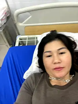 Snapshot of Ory22 chatting on 11/24/25, 10:48 Ory22 online show from 11/24/25, 10:48