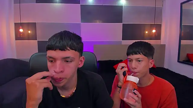 Snapshot of Juan_Nd_Steven chatting on 12/04/24, 07:50 Juan Nd Steven online show from 12/04/24, 07:50