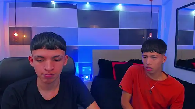 Snapshot of Juan_Nd_Steven chatting on 12/12/24, 04:26 Juan Nd Steven online show from 12/12/24, 04:26