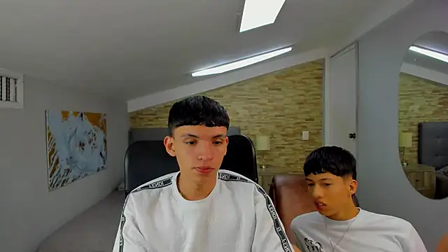 Snapshot of Juan_Nd_Steven chatting on 12/22/24, 01:00 Juan Nd Steven online show from 12/22/24, 01:00