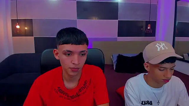 Snapshot of Juan_Nd_Steven chatting on 12/31/24, 10:45 Juan Nd Steven online show from 12/31/24, 10:45