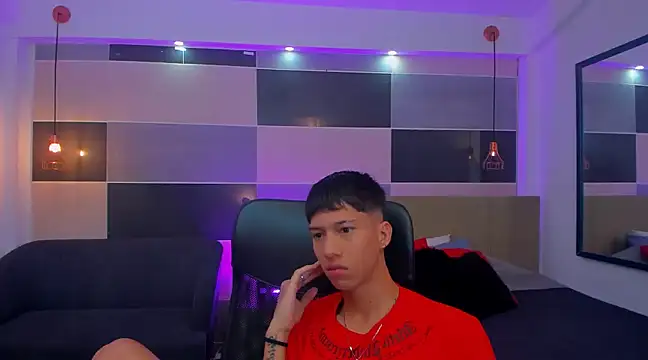 Snapshot of Juan_Nd_Steven chatting on 01/04/25, 12:49 Juan Nd Steven online show from 01/04/25, 12:49