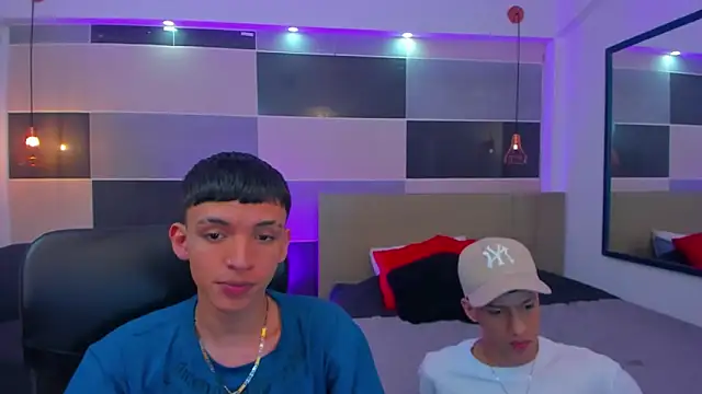 Snapshot of Juan_Nd_Steven chatting on 01/08/25, 04:23 Juan Nd Steven online show from 01/08/25, 04:23