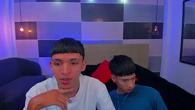 Snapshot of Juan_Nd_Steven chatting on 01/16/25, 03:56 Juan Nd Steven online show from 01/16/25, 03:56