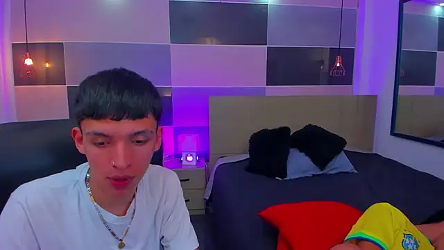 Snapshot of Juan_Nd_Steven chatting on 01/28/25, 07:11 Juan Nd Steven online show from 01/28/25, 07:11