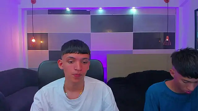 Snapshot of Juan_Nd_Steven chatting on 02/04/25, 04:48 Juan Nd Steven online show from 02/04/25, 04:48