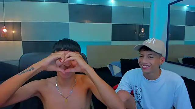 Snapshot of Juan_Nd_Steven chatting on 02/14/25, 07:07 Juan Nd Steven online show from 02/14/25, 07:07