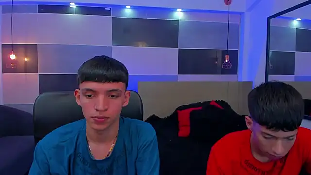 Snapshot of Juan_Nd_Steven chatting on 02/15/25, 04:25 Juan Nd Steven online show from 02/15/25, 04:25