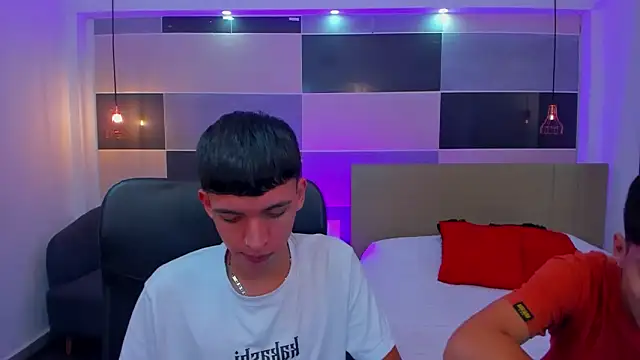 Snapshot of Juan_Nd_Steven chatting on 02/21/25, 04:18 Juan Nd Steven online show from 02/21/25, 04:18